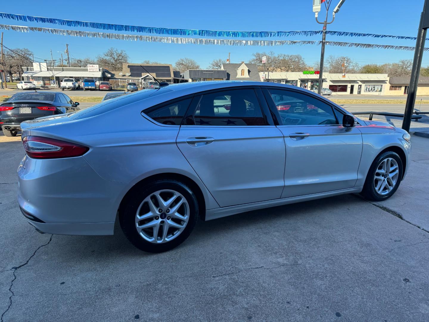 2016 SILVER FORD FUSION SE (3FA6P0H77GR) , located at 5900 E. Lancaster Ave., Fort Worth, TX, 76112, (817) 457-5456, 0.000000, 0.000000 - Photo#3